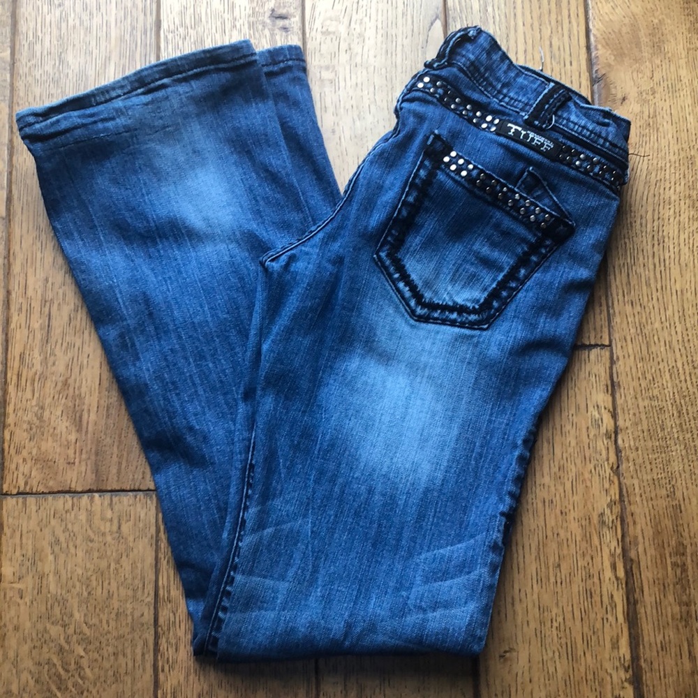 Cowgirl Tuff jeans. Size 27. Excellent condition.